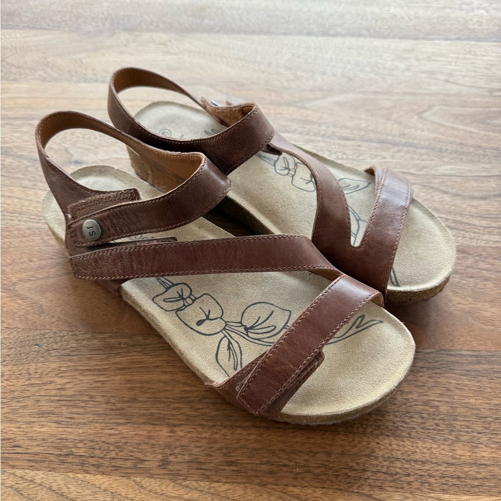 Josef Seibel Sandals Tonga 25 Camel Brown Leather Sandals size 42 EURO